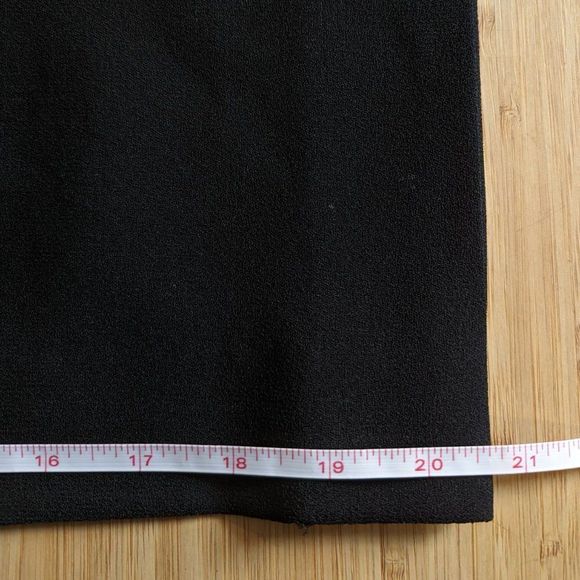 Jones New York Long Black Skirt Size 12 mid sized rear slit - Picture 7 of 9